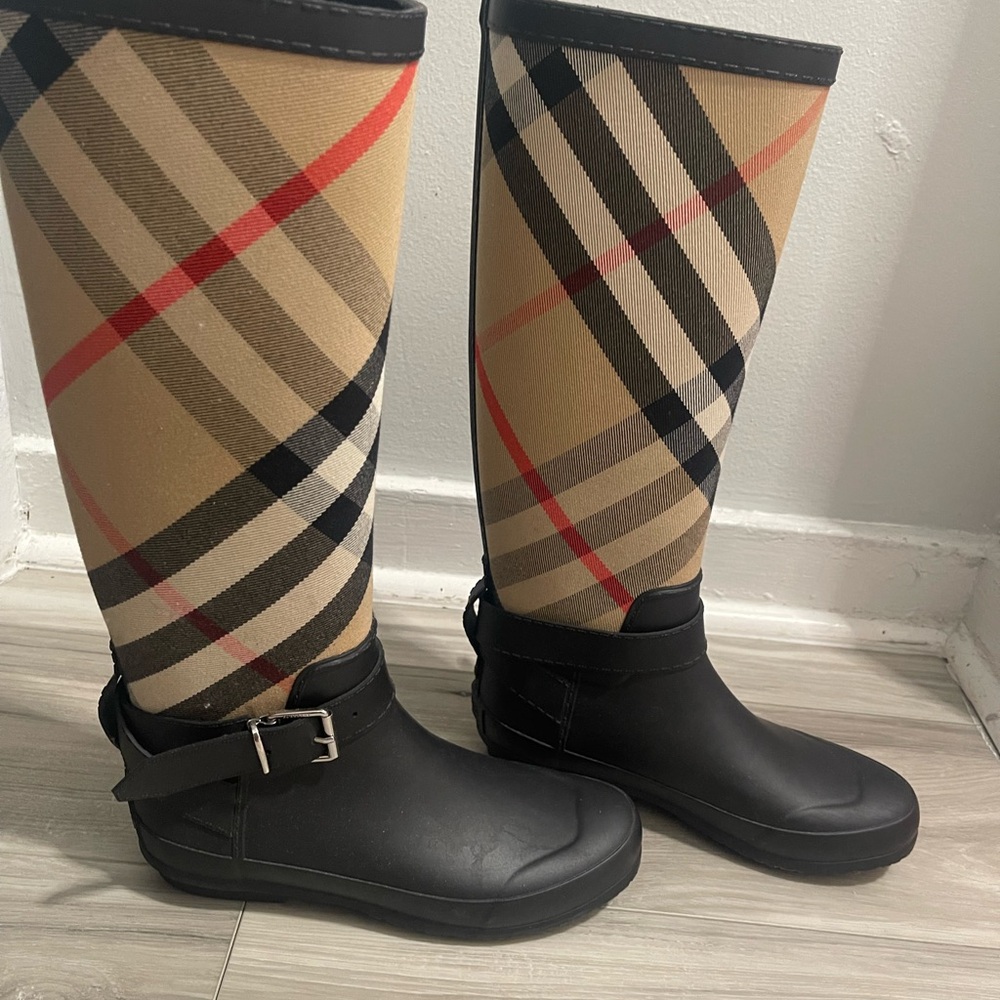 Stylish Plaid Knee-High Rain Boots